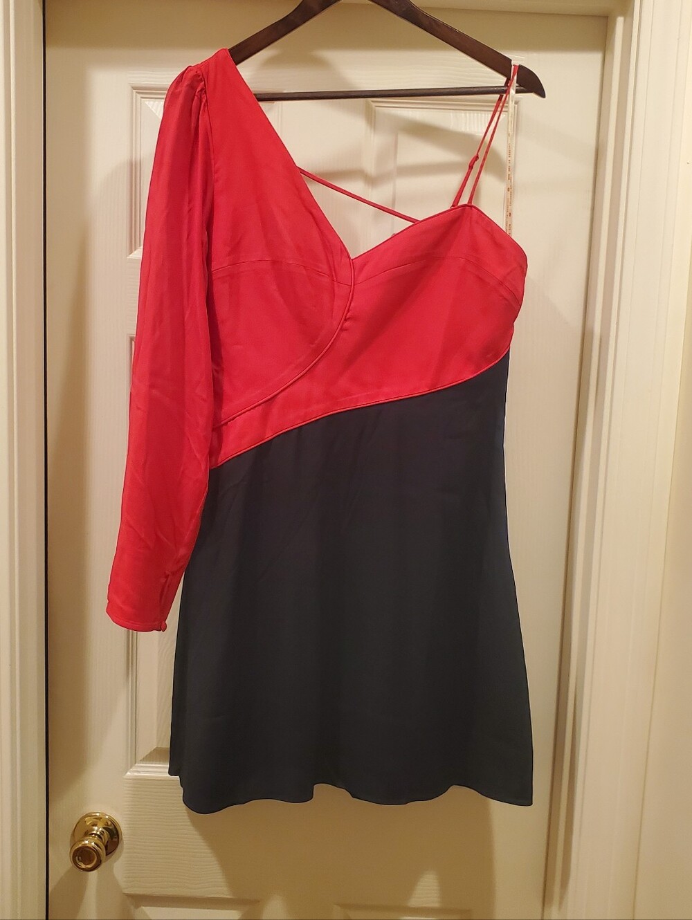 NWT FARM Rio Red Bicolor One-Shoulder Mini Dress size Large Red & Black Heart - Picture 4 of 7